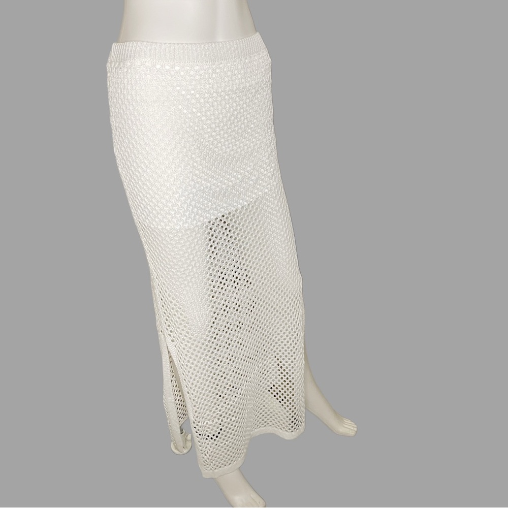 White Crochet‎ Maxi Skirt With Side Slit - Picture 2 of 5